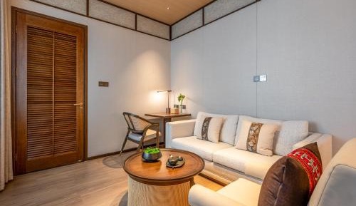 Deluxe Family Room