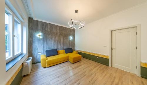 One-Bedroom Premier Apartment