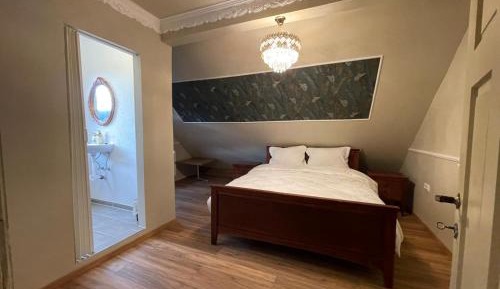 Suite with Mountain View