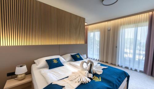 Deluxe Suite with Balcony