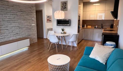 One-Bedroom Deluxe Apartment