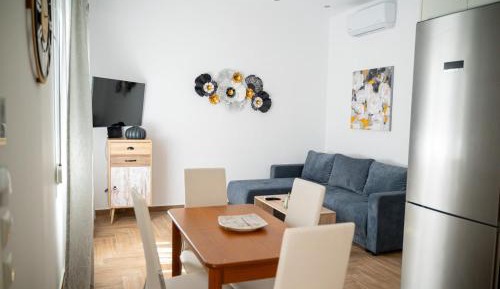 One-Bedroom Apartment with Balcony