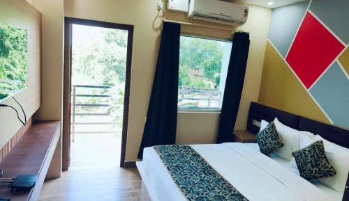King Room with Balcony