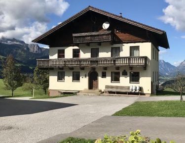 Three-Bedroom Holiday Home 
