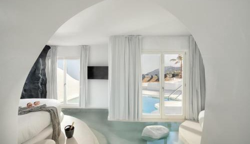 Crystal 2BD Presidential Water Suite with Private Pool