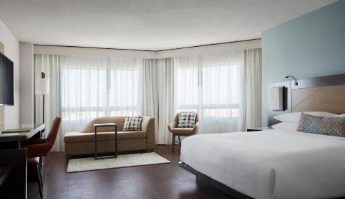 King Corner Room