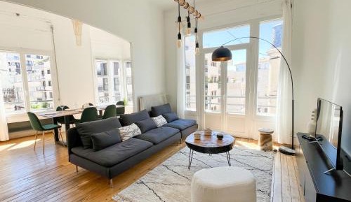 Apartment with City View