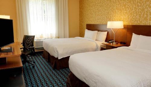 Queen Room with Two Queen Beds - Hearing Accessible