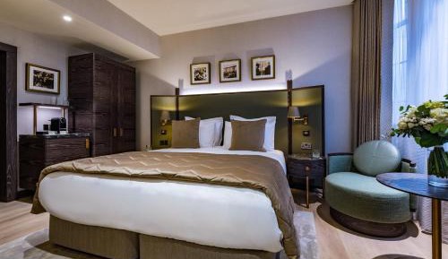 Queen Room - John Gass