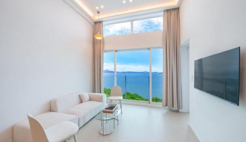 Double Room with Sea View 5