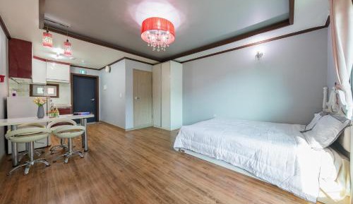Double Room 6