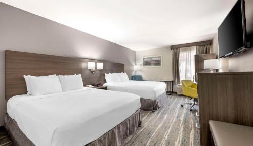 Queen Room with Two Queen Beds - Non-Smoking