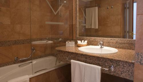 Family Room Garden View (3 Adults + 1 Child)