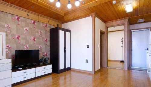 Family Room 3