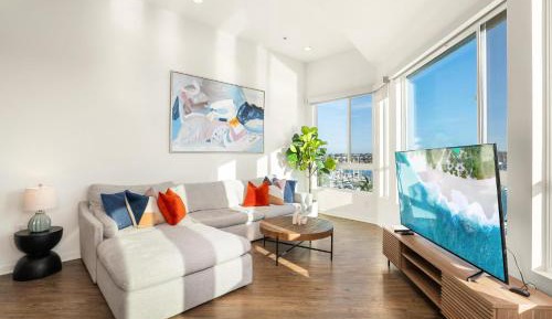 Two-Bedroom Apartment with Harbor View