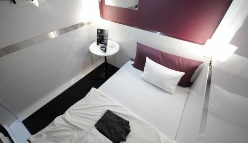 First Class Cabin - Female Only - Non-Smoking