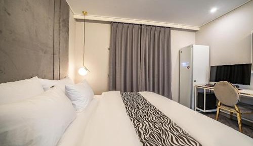 Double Room 2