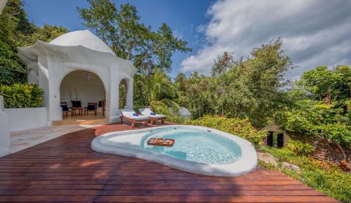 Garden View Pool Pavilion 
