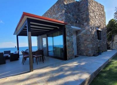 Villa - Beach Front
