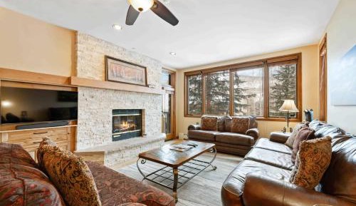 Three-Bedroom Apartment with Balcony