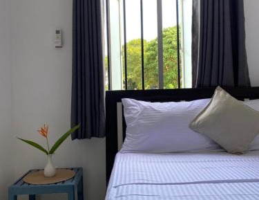 Three-Bedroom Apartment with Balcony