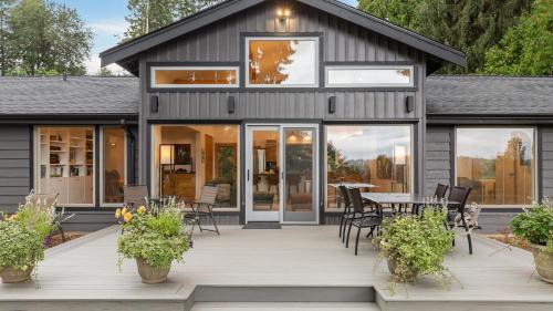 Three-Bedroom Holiday Home 
