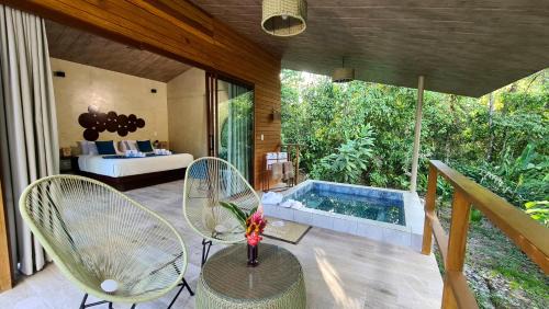 Deluxe Suite with Spa Bath