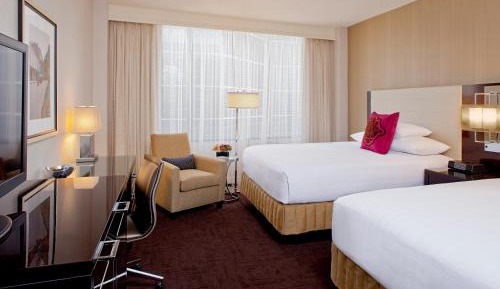 Queen Room with Two Queen Beds and Accessible Shower - Disability Access