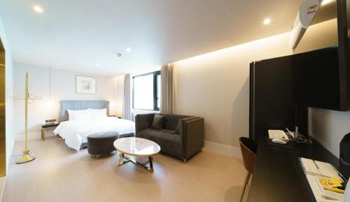 Queen Suite