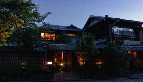 Villa with Garden View