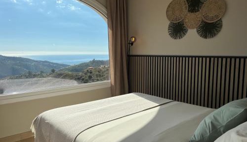 Deluxe Double Room with Balcony and Sea View