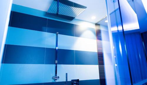 King Room with Spa Bath