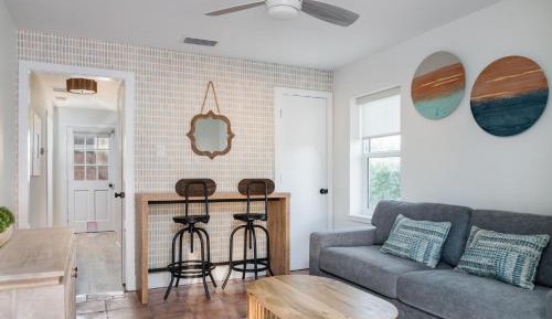 Classic One-Bedroom Apartment with King Bed