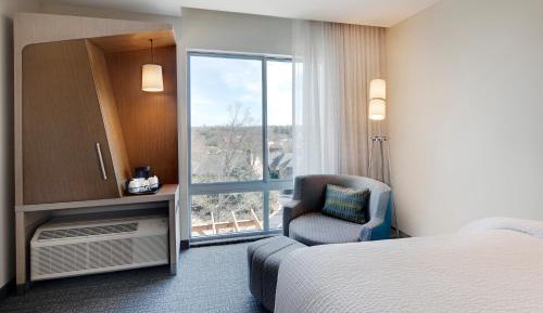 Queen Room With Two Queen Beds and City View - Hearing Accessible