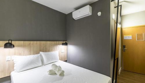 Deluxe Room (2 Adults + 1 Child)