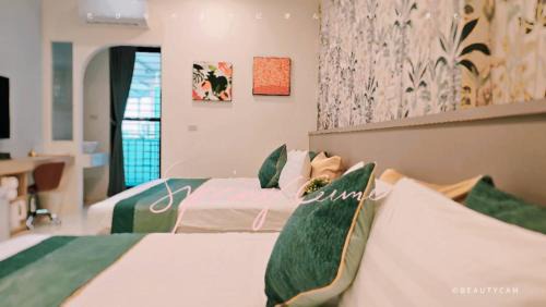 Quadruple Room with Private Bathroom