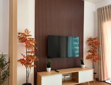Three-Bedroom Apartment with Balcony