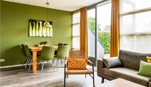 Three-Bedroom Holiday Home 