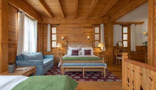 Courtyard Villa Family Room
