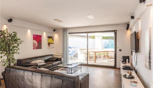 Three-Bedroom Holiday Home 