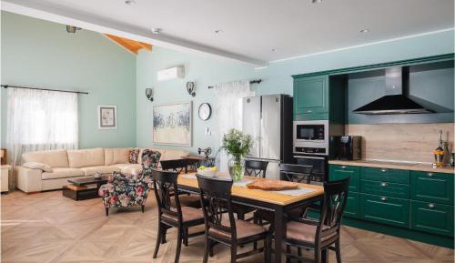 Four-Bedroom Holiday Home