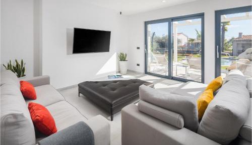 Four-Bedroom Holiday Home