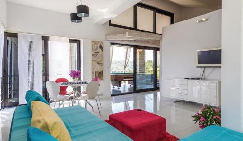 Seven-Bedroom Holiday Home