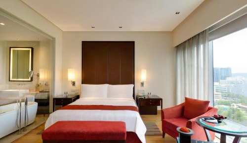 Trident Club Room King Bed with One way airport transfer and access to Club Lounge