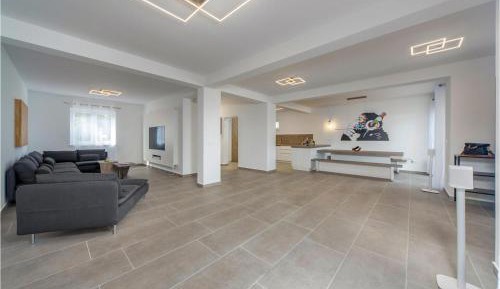 Five-Bedroom Holiday Home