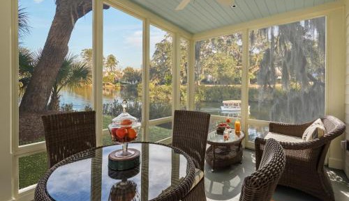 Lagoon View Guest House One Bedroom Suite