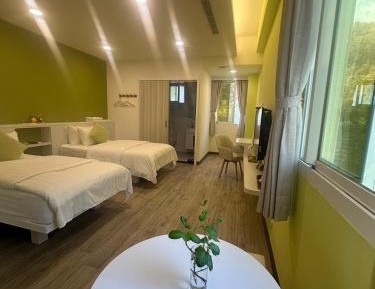 Deluxe Double or Twin Room with Mountain View