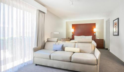 King Studio with Sofa Bed
