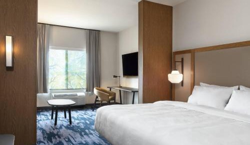 King Suite with Sofa Bed and Roll-in Shower - Mobility Accessible