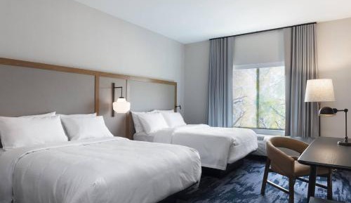 Queen Room with Two Queen Beds - Hearing Accessible